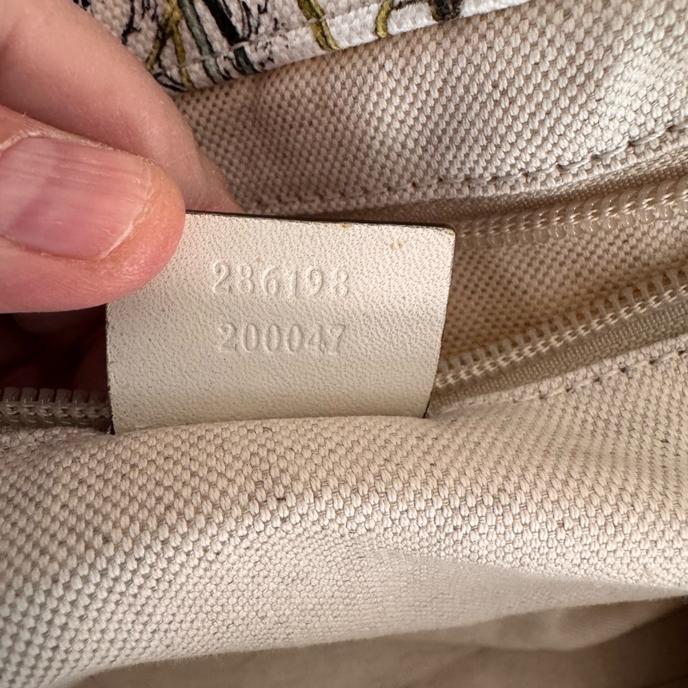 GUCCI authentic Flora tote - Picture 5 of 12